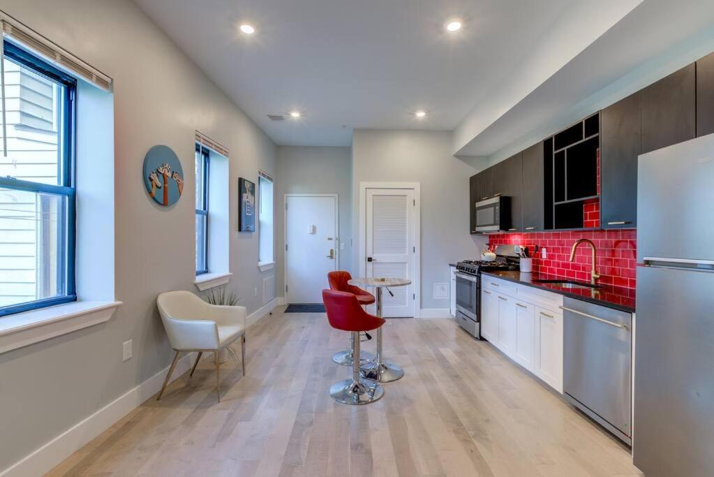 Luxury Designer Theme 2Br Apt Near Nyc / Thepath Apartamento Newark Exterior foto