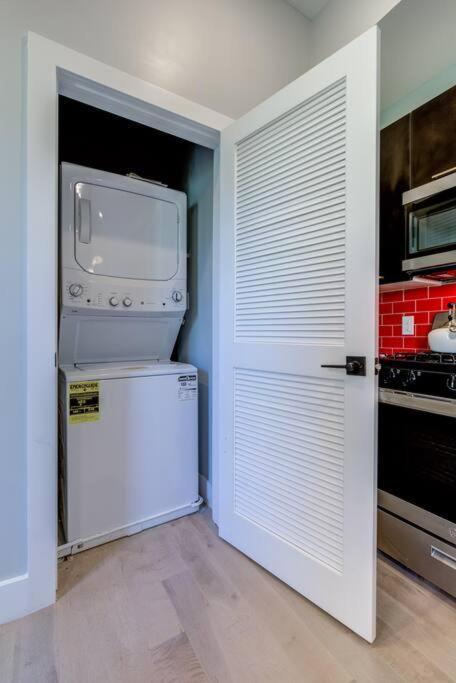 Luxury Designer Theme 2Br Apt Near Nyc / Thepath Apartamento Newark Exterior foto