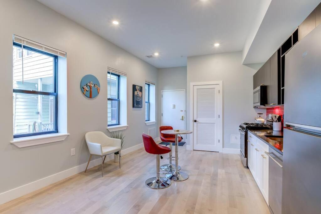 Luxury Designer Theme 2Br Apt Near Nyc / Thepath Apartamento Newark Exterior foto