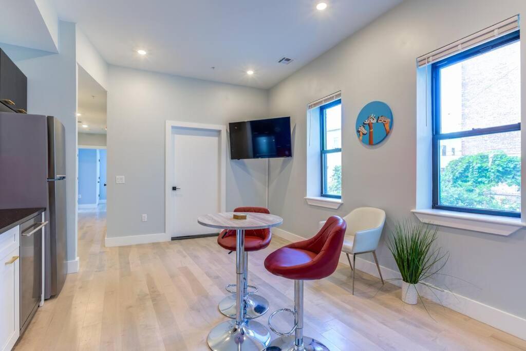 Luxury Designer Theme 2Br Apt Near Nyc / Thepath Apartamento Newark Exterior foto