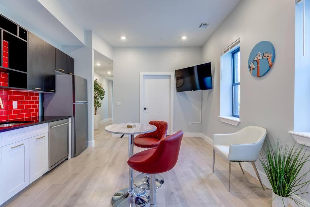 Luxury Designer Theme 2Br Apt Near Nyc / Thepath Apartamento Newark Exterior foto